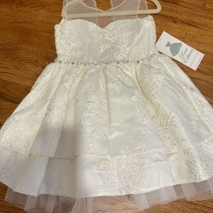 Gorgeous ivory girls dress